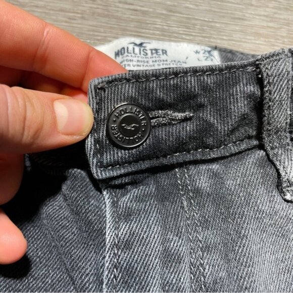 Hollister Two Tone High Rise Curvy Mom Jeans Size 3 - Picture 5 of 6